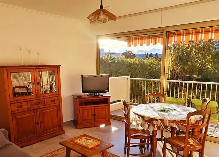 Le Petit Eden Piscine, Tennis, Ping Pong Antibes