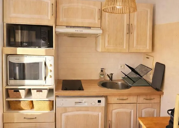 Le Petit Eden Piscine, Tennis, Ping Pong Antibes